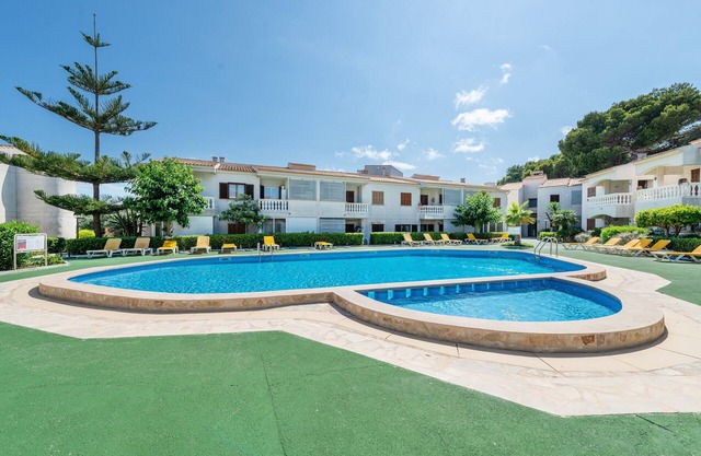 CAN NOGUERAS - Cosy apartment in residential complex with shared pool near the beach. Free