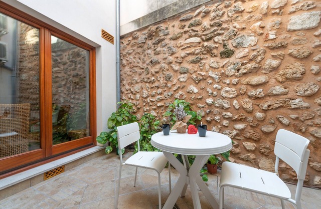 CAN PUÇA (SA POBLA) - Luxury townhouse in the centre of Sa Pobla with free WiFi.