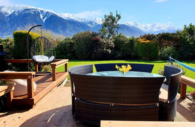 Can sleep either up to 6, 13 to 19 people with Stunning Mountain Views & Gardens