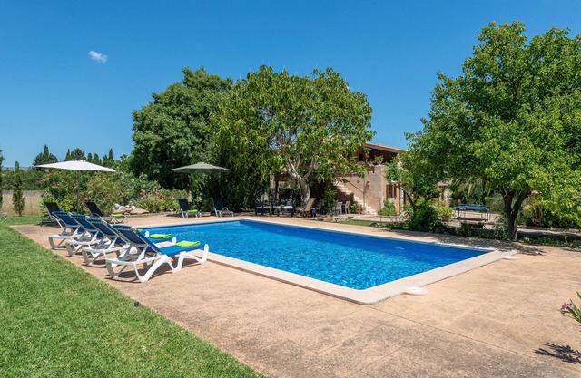 CAN SUA - Beautiful rustic finca with private pool, located a few km from the beach Free W