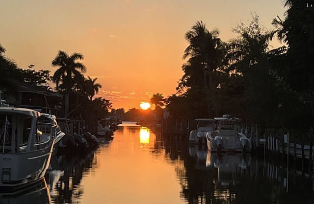 Canal Front 1 bdrm 1 bath in Beautiful Downtown Naples