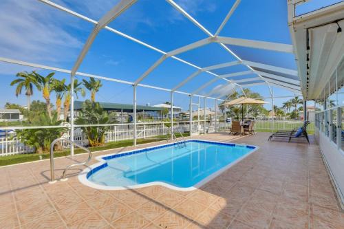 Canal-Front Haven Pool, Dock and Lanai in Palmetto