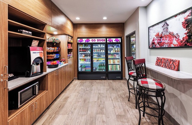 Candlewood Suites Fayetteville – University of Arkansas by IHG