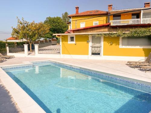 Cantabria Collection - Espectacular casa con piscina y jardín