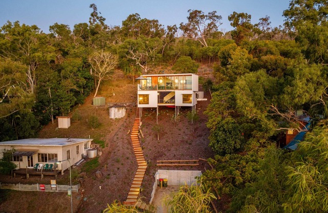 Cantilever House - Agnes Waters