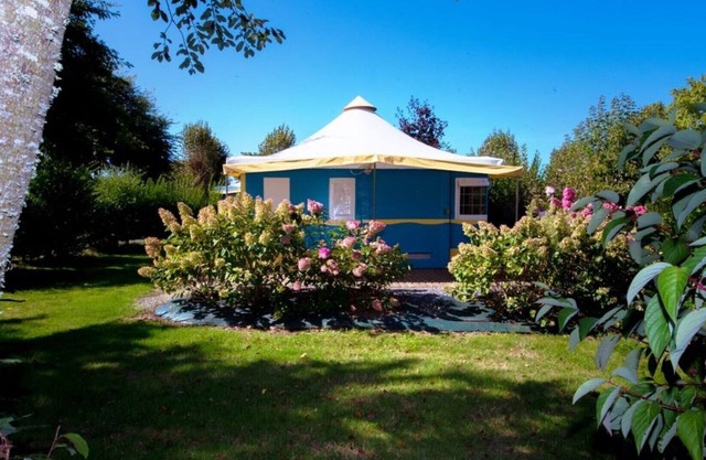 Canvas bungalow near Pénestin- Camping Les Rives De Vilaine**