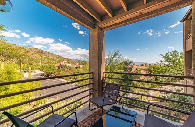 Canyon Vista 🌵INCREDIBLE VIEWS- Remodeled, Heated Pool, Spa, Hiking, Gym