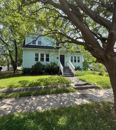 Cape Charles Cottage - just blocks from beach & downtown!