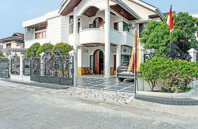 Capital O 92990 Nena Kostel Syariah