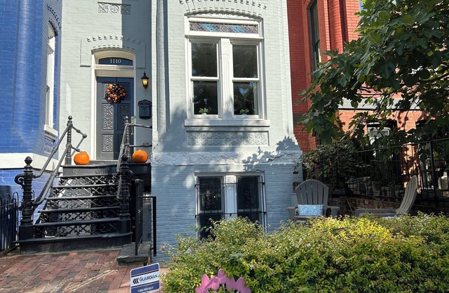 Capitol Hill Gem – Walk to Metro, Dining & More