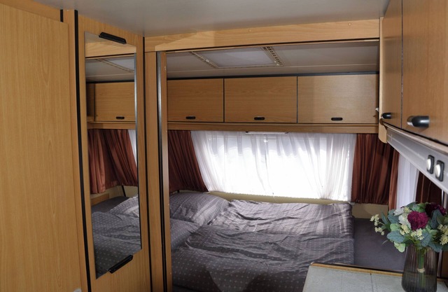 Caravan 2 . BED & Breakfast . 5 MIN From E47 . Dogs Welcome