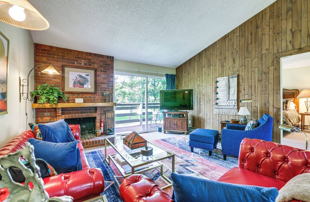 Carbondale Condo w/Balcony & On-Site Fly Fishing!