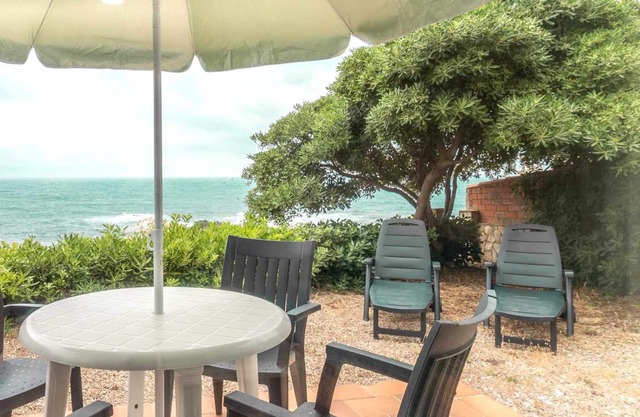 CARBONERES 47.1 – Apartment with views right on the seafront