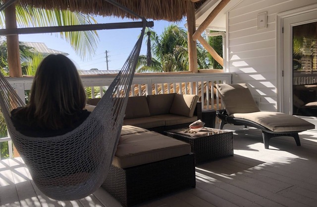 Caribbean Tiki Hut relaxation. Enjoy the Islands & Boca Grande without the costs