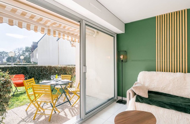 Carnac: 2-room apartment with parking, near beach
