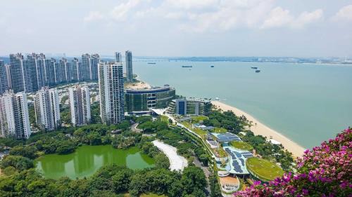 Carnelian Tower Hotel at Forestcity 4123 with WIFI