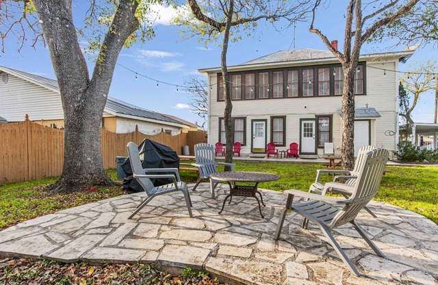 Carriage Inn - Tarpley Suite 5