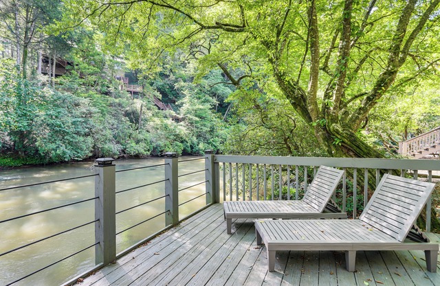 Cartecay River Retreat w/Yard & Screened Porch!