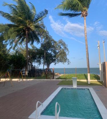Casa à beira mar com piscina em Itamaracá