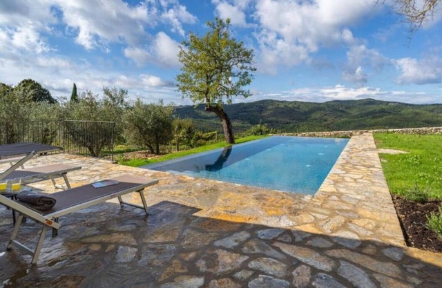 Casa all'Erta, villa with private pool