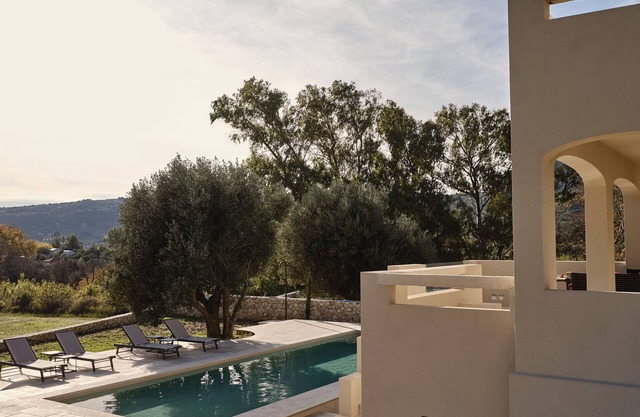 Casa Azilem-Newly built! 5 bedrooms, 4 bathrooms, private outdoor pool!