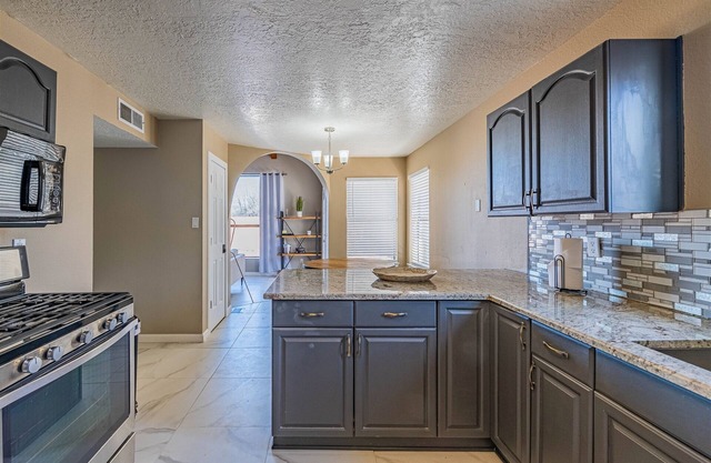 Casa Blanca- 3 bed 2 bath | 3 Bed, 2 Bath