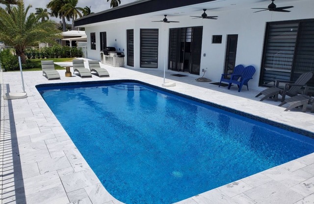 Casa Blanca Intracoastal Waterway 4 bedroom, 3.5 bath newly renovated