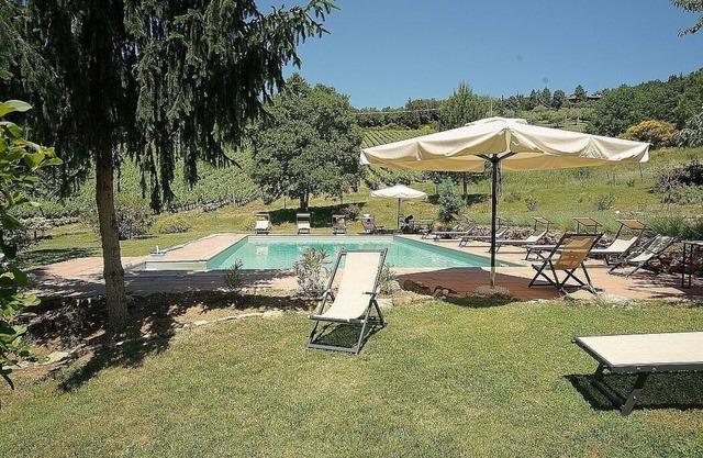Casa Camomilla E: A characteristic and welcoming two-story independent house surrounded by meadows and by green hills, with Free WI-FI.