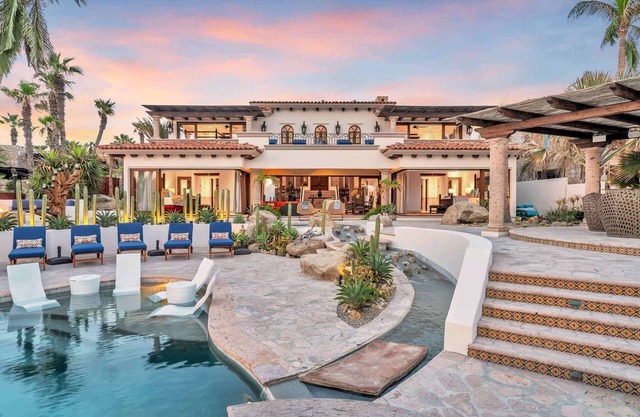 Casa Carreta | Oceanfront Villa Next to the Esperanza Beach