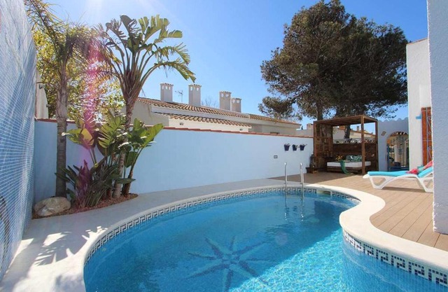 Casa cerca del mar con piscina, aire acondicionado, wifi, admite mascotas y playa para perros - ES-184-9