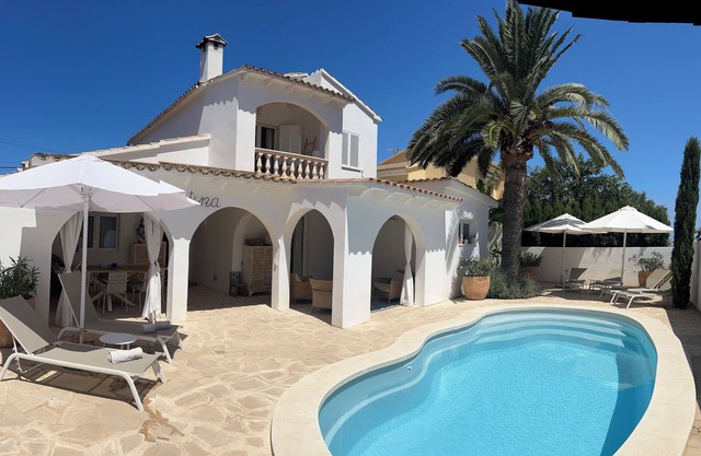 Casa Christina in a quiet location, well-kept and high quality, WIFI, A/C, heating