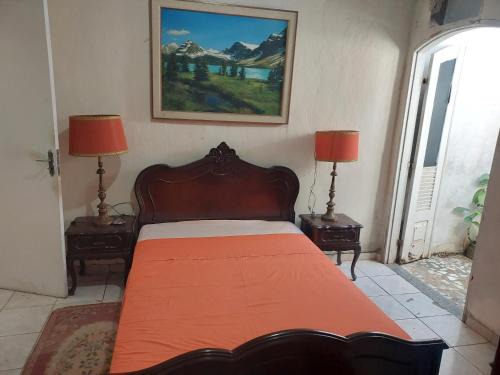 Casa com um quarto de casal para alugar