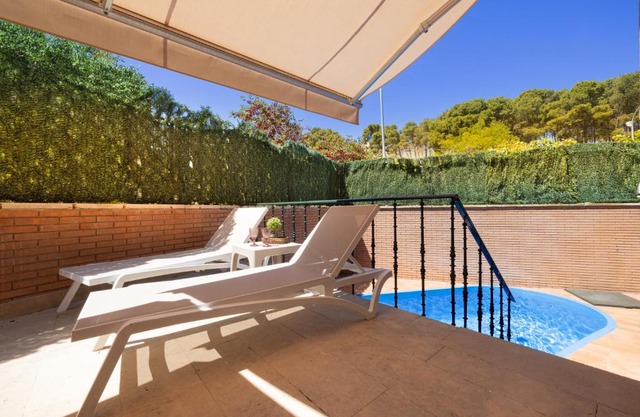 CASA CON PISCINA EN EL CENTRO