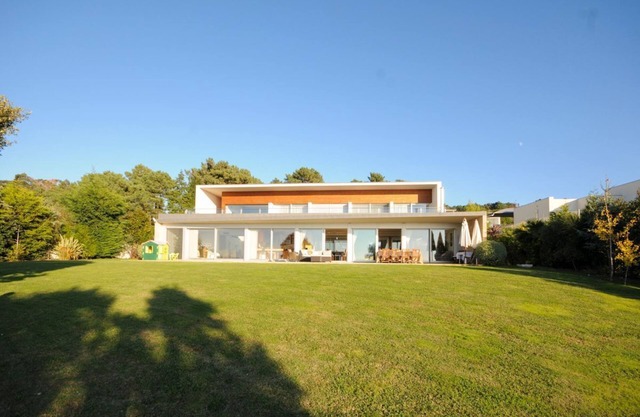 Casa Couto - Four Bedroom Villa, Sleeps 8