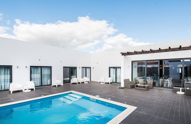 Casa de Baco is an accommodation 18 km from Évora, ideal for events and parties.