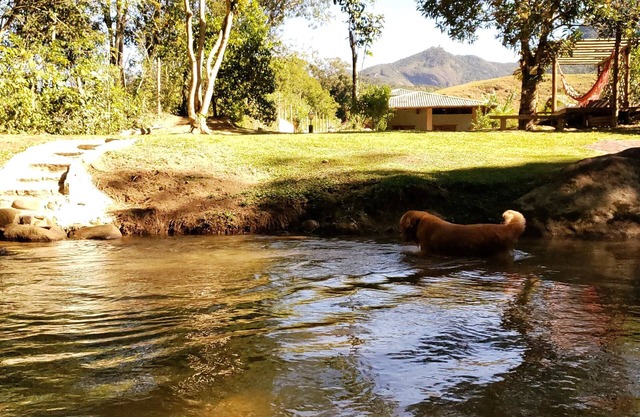Casa de Campo com Beira rio em Sana