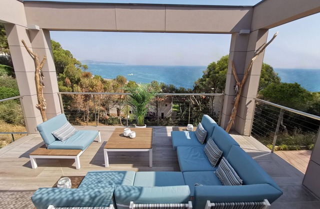 Casa de la Luz luxurious villa by the sea