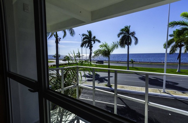 CASA DE LOS ATARDECERES, SEA FRONT BEAUTIFUL VIEWS TO OCEAN, A PLACE TO ENJOY.