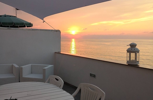 Casa delle Rondini with garden and terrace overlooking the sea