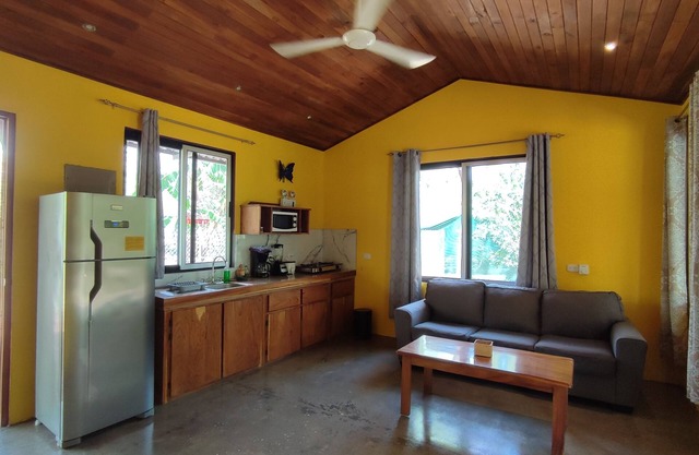 Casa El Coco Playa Marbella · Quiet Jungle Getaway · with AC and Shared Pool