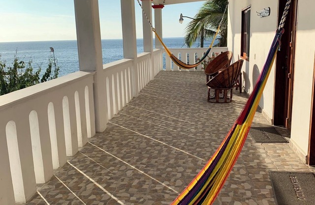 Casa El Delfin, 2nd Floor-Apt. 2 - Estacahuite