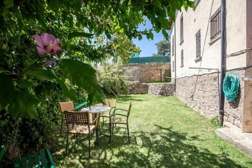 Casa Feli - APARTAMENTO con JARDÍN PRIVADO en los PIRINEOS