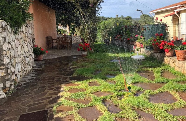 Casa Gerani, independent villa with garden.