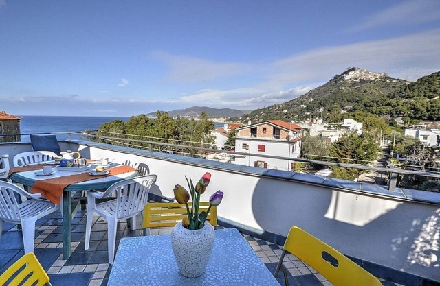 Casa Gloria A: A welcoming apartment situated in a quiet location, a few minutes from the town center, with Free WI-FI.