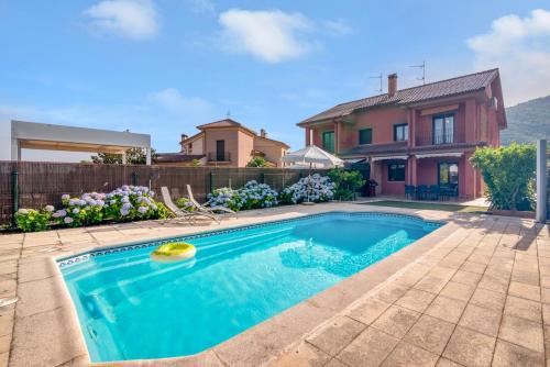 Casa Gredos , Piscina , Juegos , BBQ , Pozas , Relax