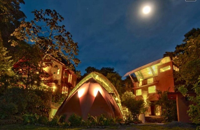 Casa Guarumo. The cloud forest magical villa.