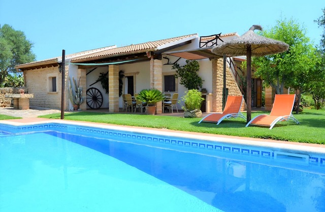 Casa Inés 165 magnificent finca with private pool, large garden, air conditioning and WiFi