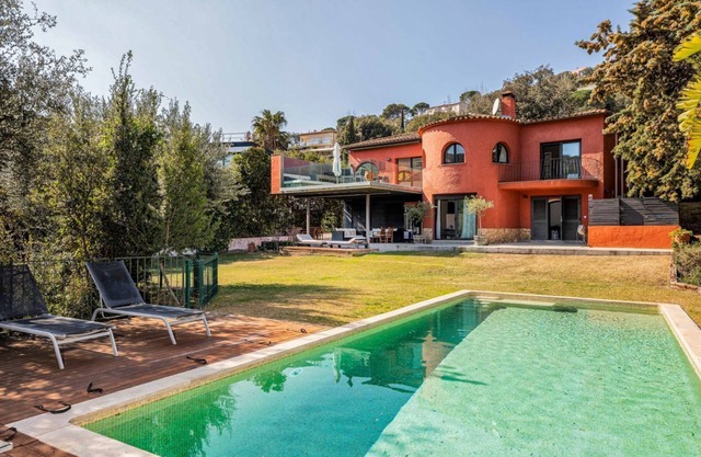 Casa Ivan - Four Bedroom Villa, Sleeps 8