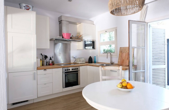 Casa Julia, a charming cottage with a shared pool and lots of space