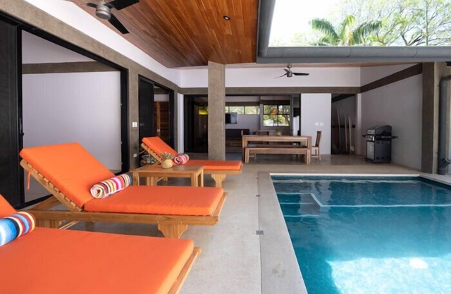 Casa Lola: Modern Beach House in Perfect Location